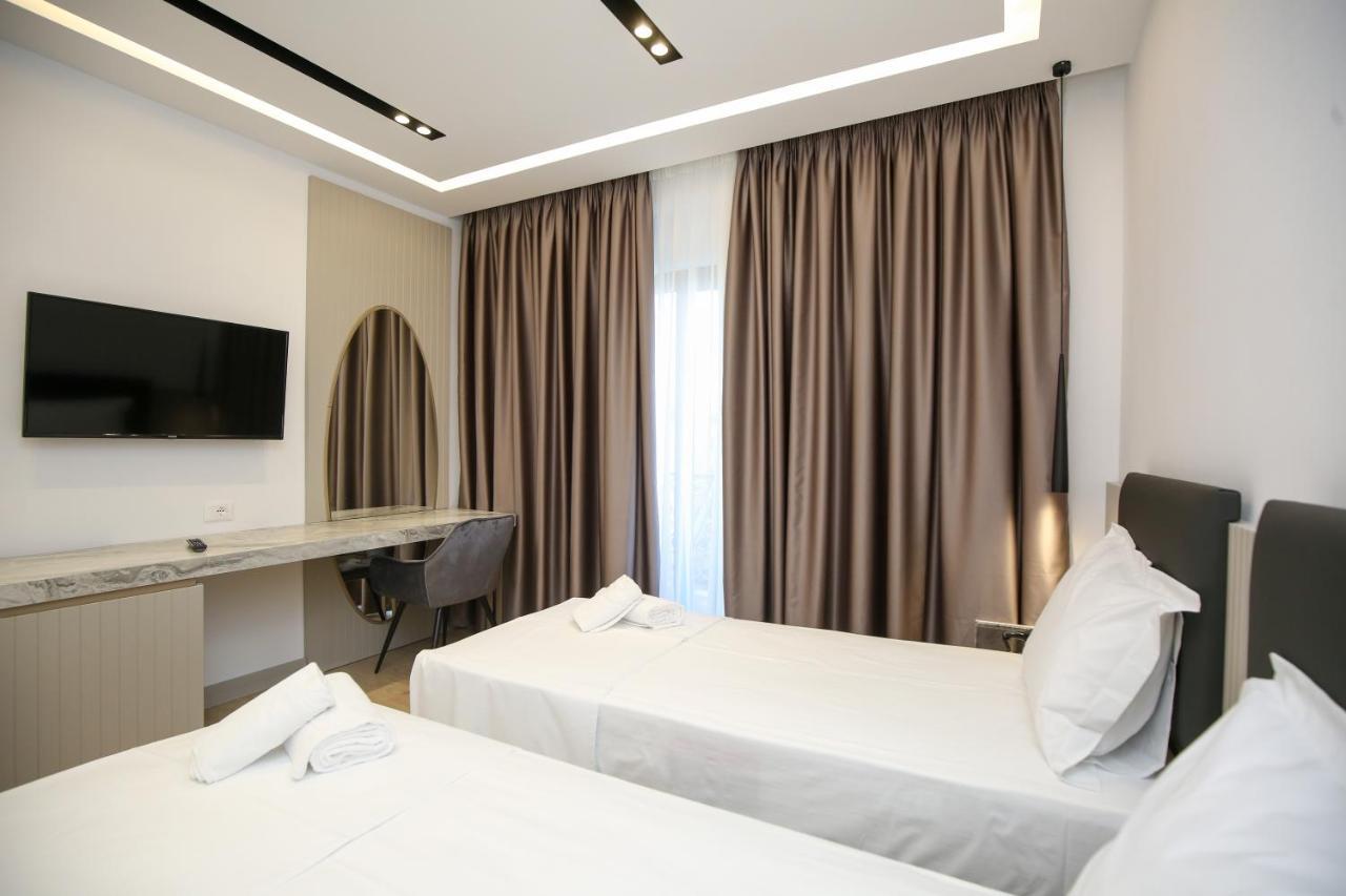 Chimaera Hotel