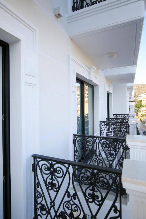 Chimaera Hotel